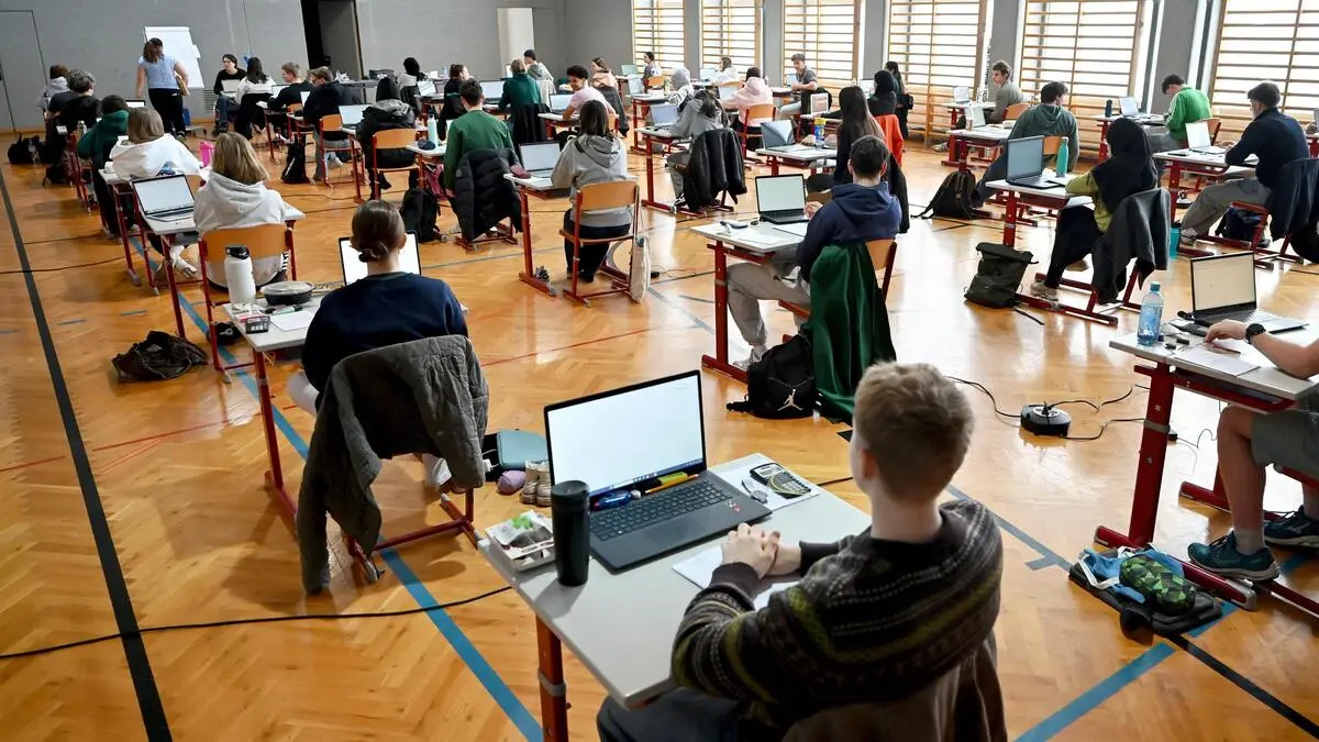 Matura-ab-2027-mit-Mindestquote-Abschlussarbeit-an-AHS-wird-optional