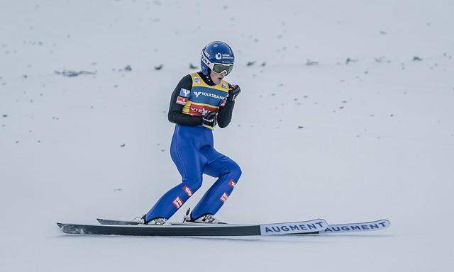 Eva Pinkelnig nach dem Qualifikationssprung des Frauen-Weltcups am Donnerstag, 29. Dezember 2022, in Villach.