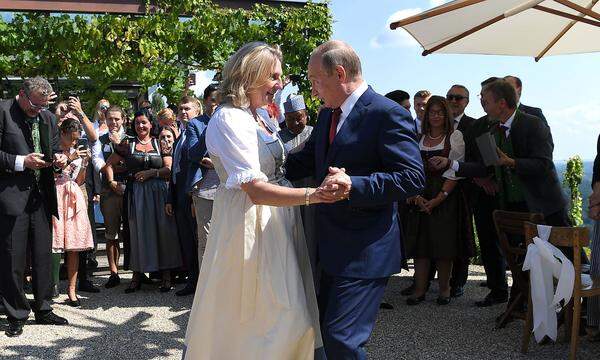18. 8. 2018: Wladimir Putin bei der Hochzeit von Karin Kneissl im Gasthaus Tscheppe in Gamlitz. 