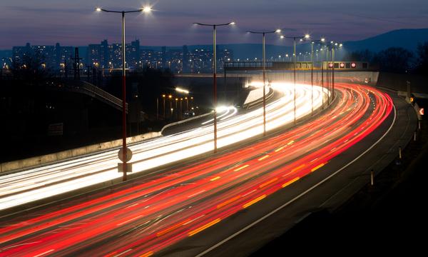 Auf Österreichs Autobahnen müssen Pkw-Fahrer in den kommenden Tagen mit Verzögerungen rechnen.