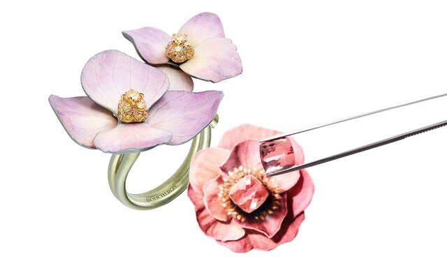 Blumenschmuck. Ewiges Leben möchte Boucheron den in der „Nature Triomphante" verarbeiteten echten Blüten schenken.
