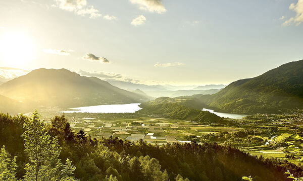 Lebendige und stille Nachbarn: der Lago di Caldonazzo und der kleinere Lago di Levico. 