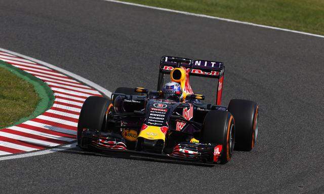 Suzuka Circuit Suzuka Japan Sunday 27 September 2015 Daniel Ricciardo Red Bull Racing RB11 Ren