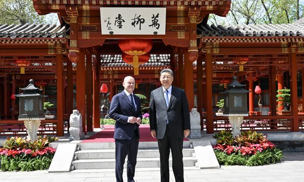 Chinas Präsident Xi und der deutsche Kanzler Scholz