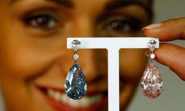 Auf einer Auktion in Genf erzielte Sotheby's im Mai 2017 für ein Paar Diamant-Ohrringe einen Rekordpreis von 51 Millionen Dollar. Ausgegangen waren die Verkäufer von einem Betrag bis zu 70 Millionen Dollar.  