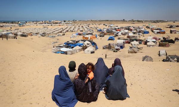 Geflüchtete Palästinenser in einem Flüchtlingslager nahe der umkämpften Stadt Rafah. 