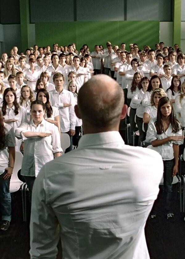 Das Experiment von Ron Jones dient als Grundlage für zahlreiche Filme (im Bild der Film von 2008), Bücher und andere Medien, die vor den Gefahren von Autoritarismus und Gruppenzwang warnen.