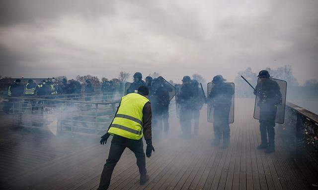Ein Bild von eskalierten Protesten in Paris am letzten Wochenende.