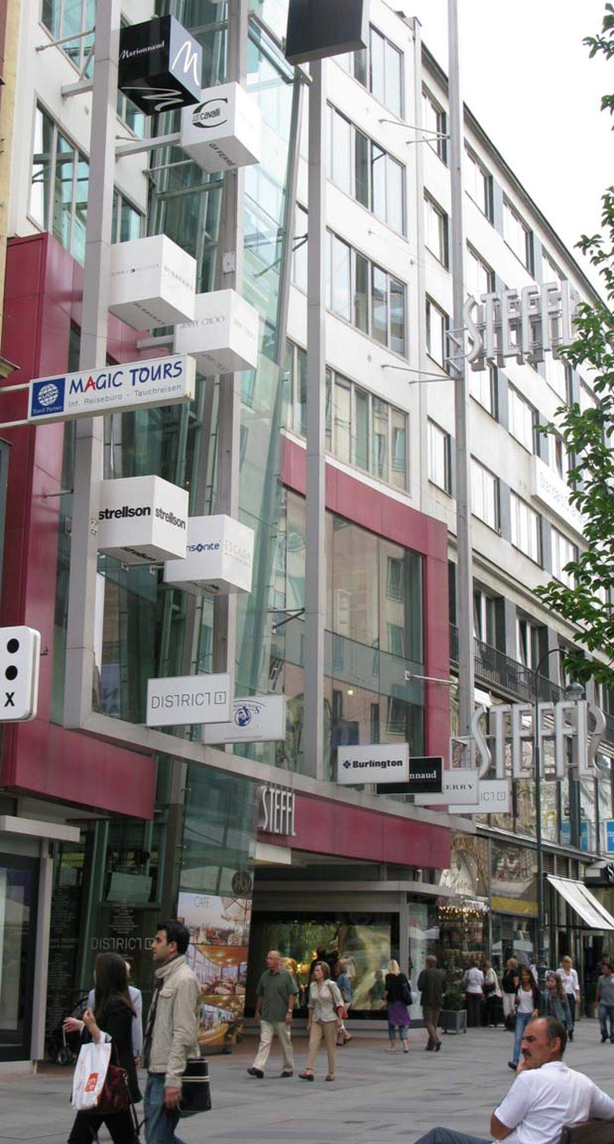Seit 1961 ist das Gebäude als Kaufhaus "Steffl" bekannt. Der Name ist auf das Wahrzeichen Wiens, den Stephansdom, zurückzuführen.
