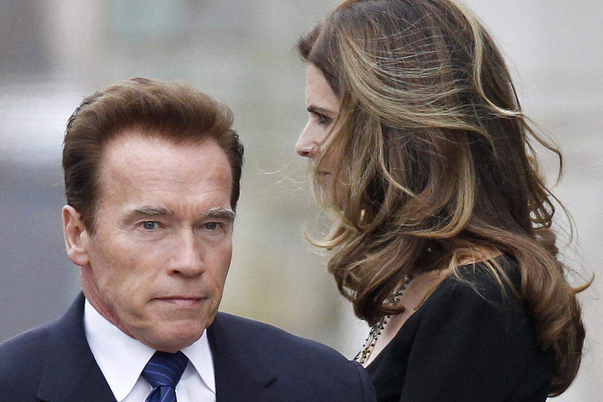 Auch die "steirische Eiche" fiel nach einer Sex-Affäre. Im Mai 2011 enthüllte die "Los Angeles Times", dass Schwarzenegger mit seiner Haushälterin Patty Baena einen Sohn gezeugt hatte. Ein paar Tage zuvor hatten er und Ehefrau Maria Shriver die Auflösung ihrer Ehe bekanntgegeben.