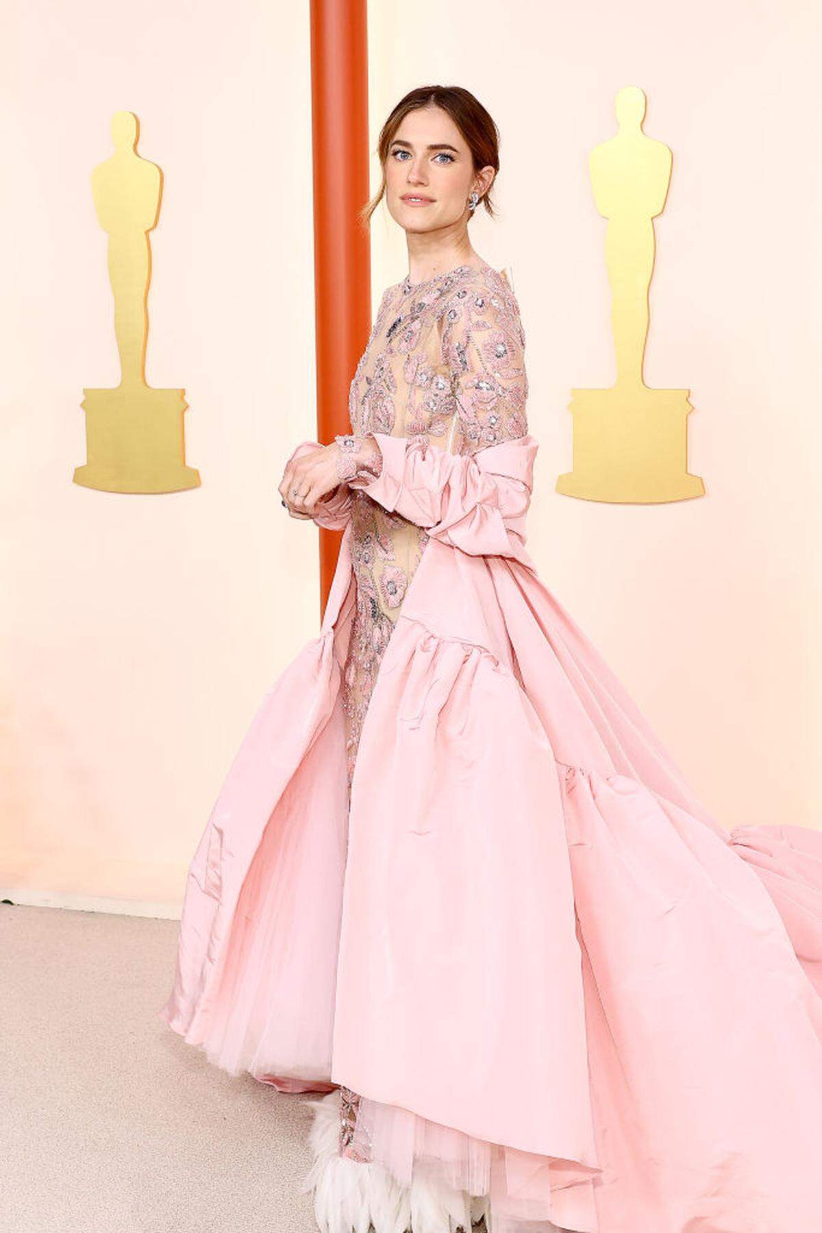 Nicht in weiß, dafür in hellem Rosaton kam Allison Williams. Die Robe ist von Giambattista Valli. 