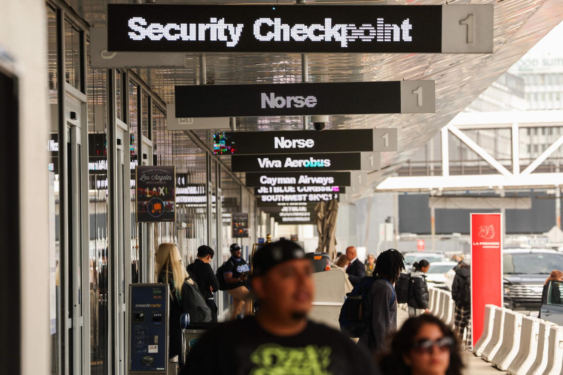 Kerosinknappheit führt kurz vor der Urlaubssaison zu vielen Flugausfällen  [premium]