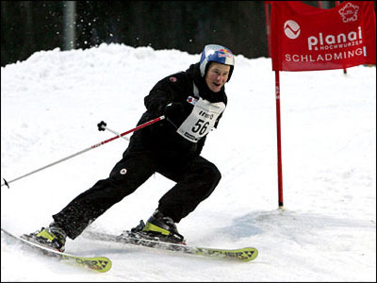 Dabei ging es nicht darum, wer am schnellsten den Stangenwald im steilen Planai-Zielhang hinter sich brachte, Ziel war es nämlich, in beiden Durchgängen möglichst exakt die gleiche Zeit zu schaffen.
