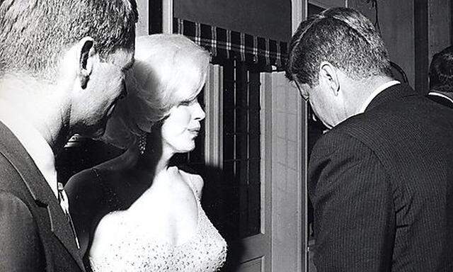 Die Affäre von Marilyn Monroe und John F. Kennedy (rechts) ist Teil einer neuen Kennedy-Biographie von Christopher Anderson.