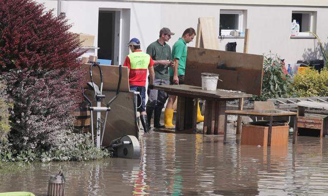 HOCHWASSER IN OeSTERREICH: OBEROeSTERREICH