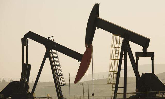 Öl ist wieder gefragt, die Preise steigen. Nun haben sich die Opec+-Länder auf eine höhere Förderung geeinigt. 