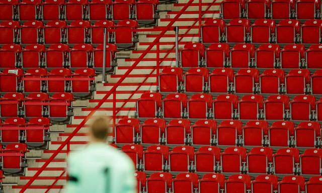 Geisterspiele vor leeren Rängen spalten die Anhängerschaft. „Totentanz. Furchtbar“, sagt auch ein Fotograf, der Union Berlin seit 2009 begleitet.