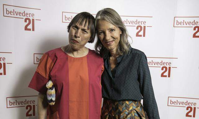 Künstlerin Polly Apfelbaum (l.) mit Belvedere-Chefin Stella Rollig.  