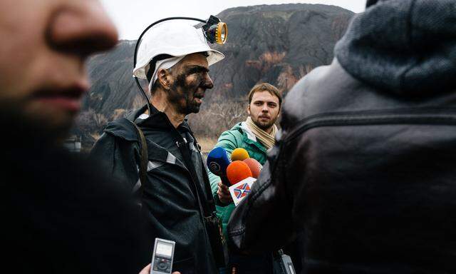 „Ausgezeichnete“ Kohle: Der Bergbau im Donbass bringt keinen Gewinn mehr. Gegraben wird für den sozialen Frieden.