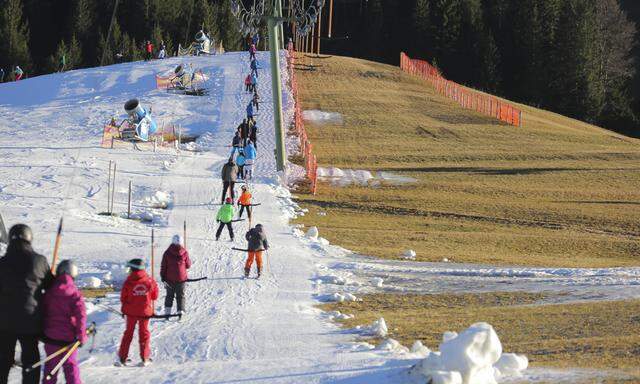 Tourismusforscher sehen die Gretchenfrage darin, ob es gelingt, den Wintersport von verschneiten Landschaften zu lösen.