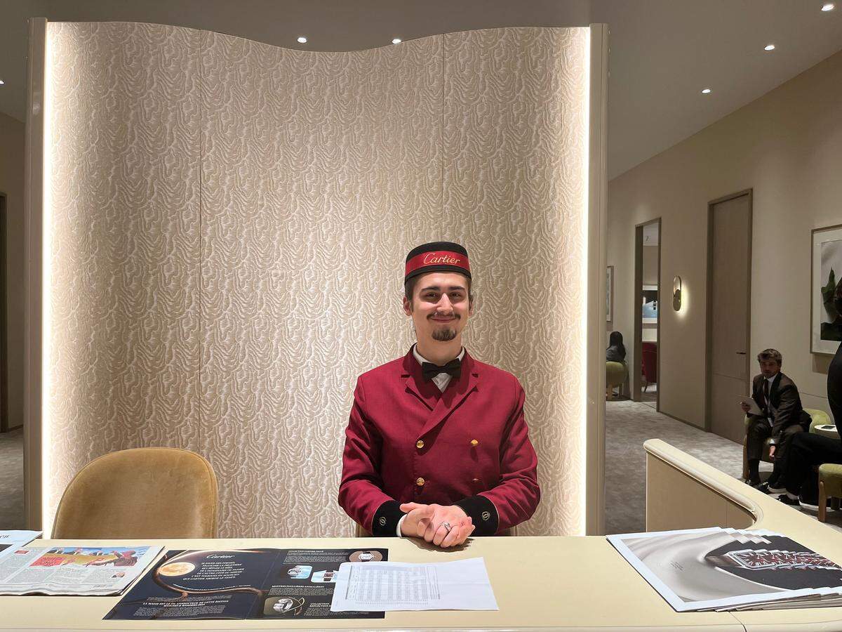 Wes Anderson lässt grüßen: Der Empfang bei Cartier erinnert an den Kultfilm Grand Budapest Hotel
