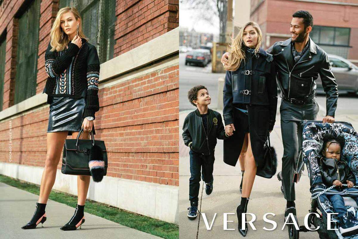 Versace im Familienglück mit Gigi Hadid und Karlie Kloss. Fotografiert wurde die Kampagne von Bruce Weber.