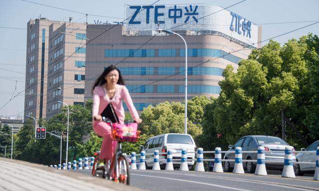 Noch im Vorjahr meldete ZTE einen Rekordgewinn, nun steht der chinesische Konzern vor dem Zusammenbruch.