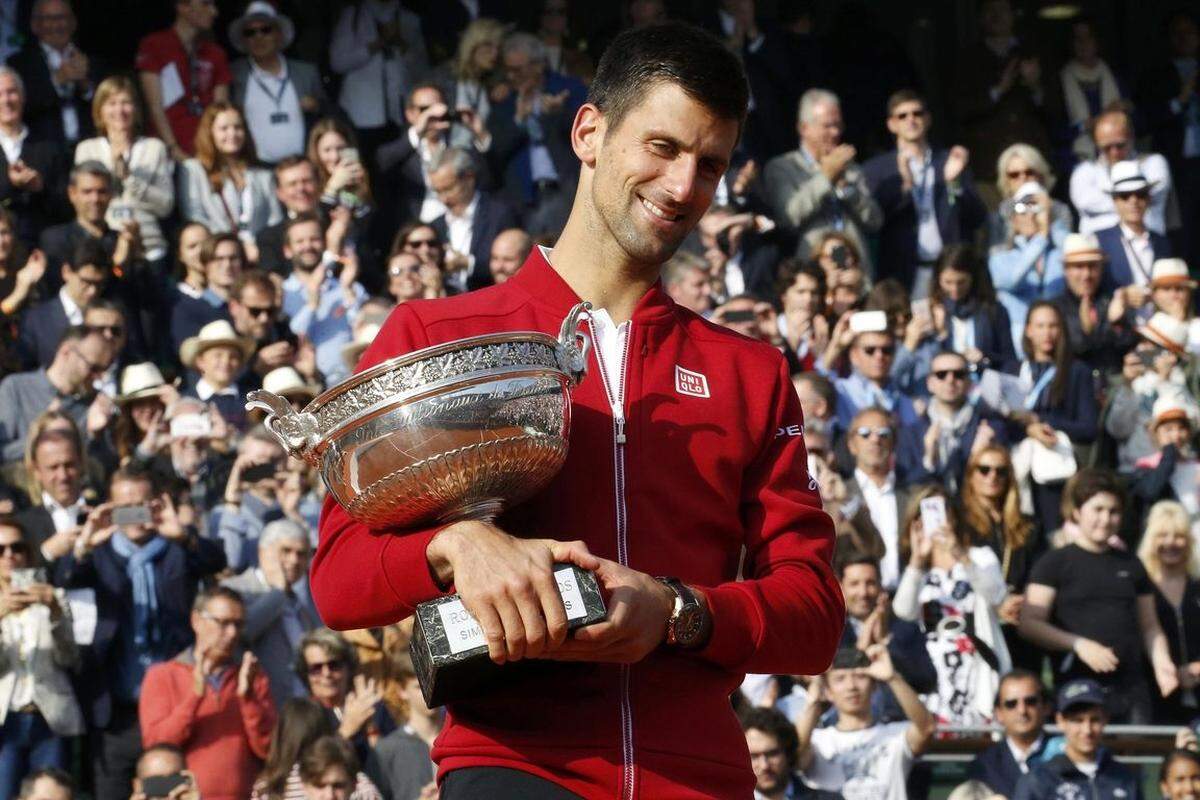 Novak Djokovic gewinnt erstmals die French Open und komplettiert den Karriere-Grand-Slam. Dominic Thiem zieht ins Semifinale ein, unterliegt dort Djokovic. Wenig später holt Thiem in Stuttgart den ersten Titel eines Österreichers auf Rasen überhaupt.