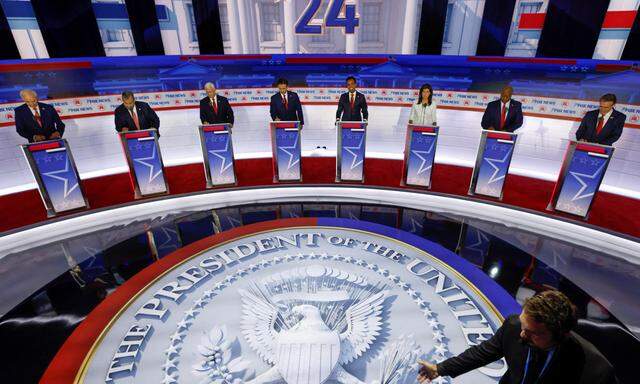 Die letzte TV-Debatte der Republikaner im August. Jetzt treten nur noch sieben Kandidaten vor die Kamera. 