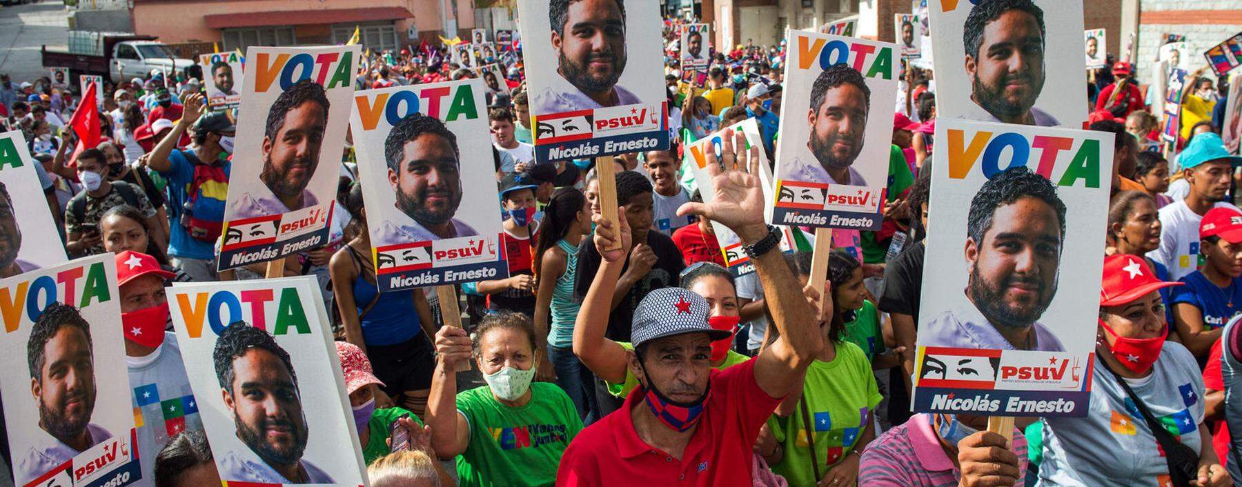 Maduro-Anhänger demonstrieren für ihren Kandidaten, Präsidentensohn Nicolás Ernesto.