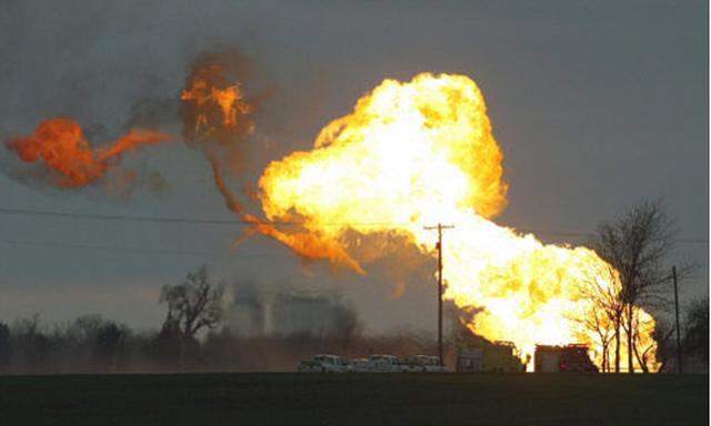- Feuer in einer undichten Gas-Pipeline