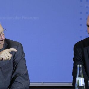 Greek Finance Minister Varoufakis and German Finance Minister Schaeuble address news conference at the finance ministry in Berlin