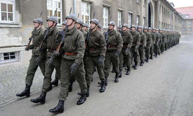 Für das Bundesheer gibt es eine Fachgruppe, bei der noch nicht klar ist, wer von den Grünen hineingeht. 