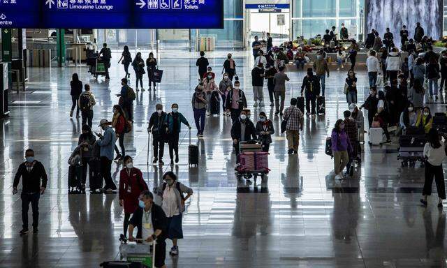 China lockerte zuletzt die Corona-Maßnahmen weiter und beendete die Quarantäne-Pflicht für Einreisende.