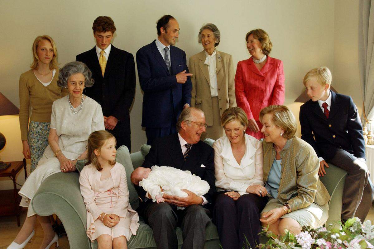 Mit vier Kindern gehören auch König Philippe von Belgien und seine Frau Mathilde zu den erfahrenen Eltern in Europas Königshäusern.