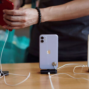 Wenn der Aktienkurs von Apple taumelt, tangiert das den Dow Jones Index überraschenderweise kaum.