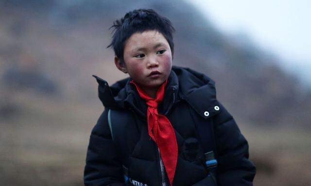 Wang Fuman hat Glück, denn nicht alle Kinder in China haben warme Kleidung.