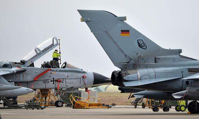 Von Incirlik aus starten deutsche Jets Angriffe auf IS-Ziele in Syrien und im Irak.