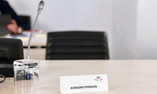 Das Justizministerium hatte den Ausschuss gebeten, den langjährigen Sicherheitschef von Strache zu entschuldigen. Dessen Befragung könnten die Ermittlungen in Straches Spesen-Causa gefährden, so die Befürchtung.