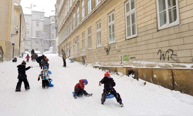 Schneefall Wien wintersportlich