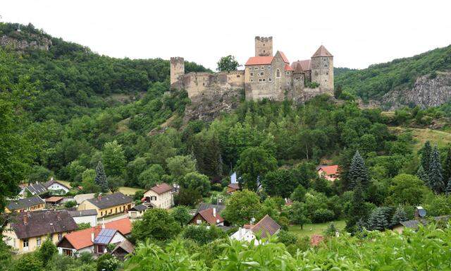 Die Burg Hardegg: mit 600 Metern  Umfang eine der imposanteren Burgen in Österreich.