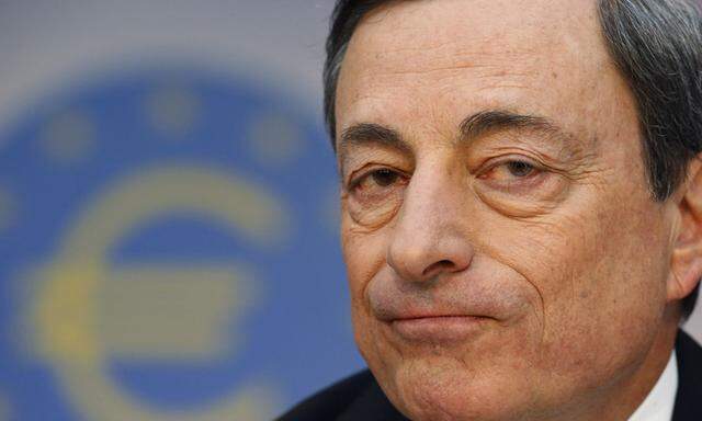EZB-Chef Mario Draghi dreht die Geldhähne weiter auf. Experten bezweifeln freilich, dass die Euro-Notenbank damit die gewünschte Wirkung erzielt. Statt der Wirtschaft profitieren Staaten und Finanzmärkte von der Geldschwemme.