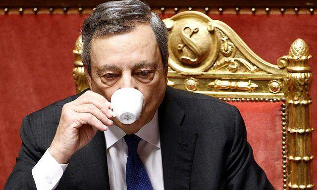 Abwarten und Espresso trinken: Mario Draghi im Senat in Rom. 