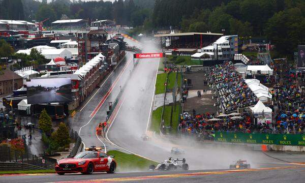 Nicht zuletzt wenn es regnet, ist auf der berühmt-berüchtigten Strecke in Spa Vorsicht geboten. Die Formel 1 ist zwiegespalten.