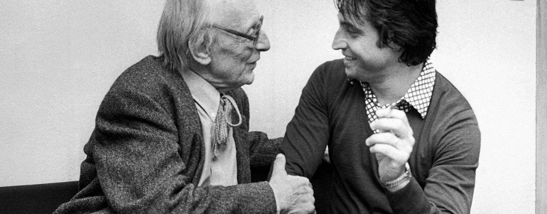 Riccardo Muti (r.) mit dem Komponisten Carl Orff, 1977.