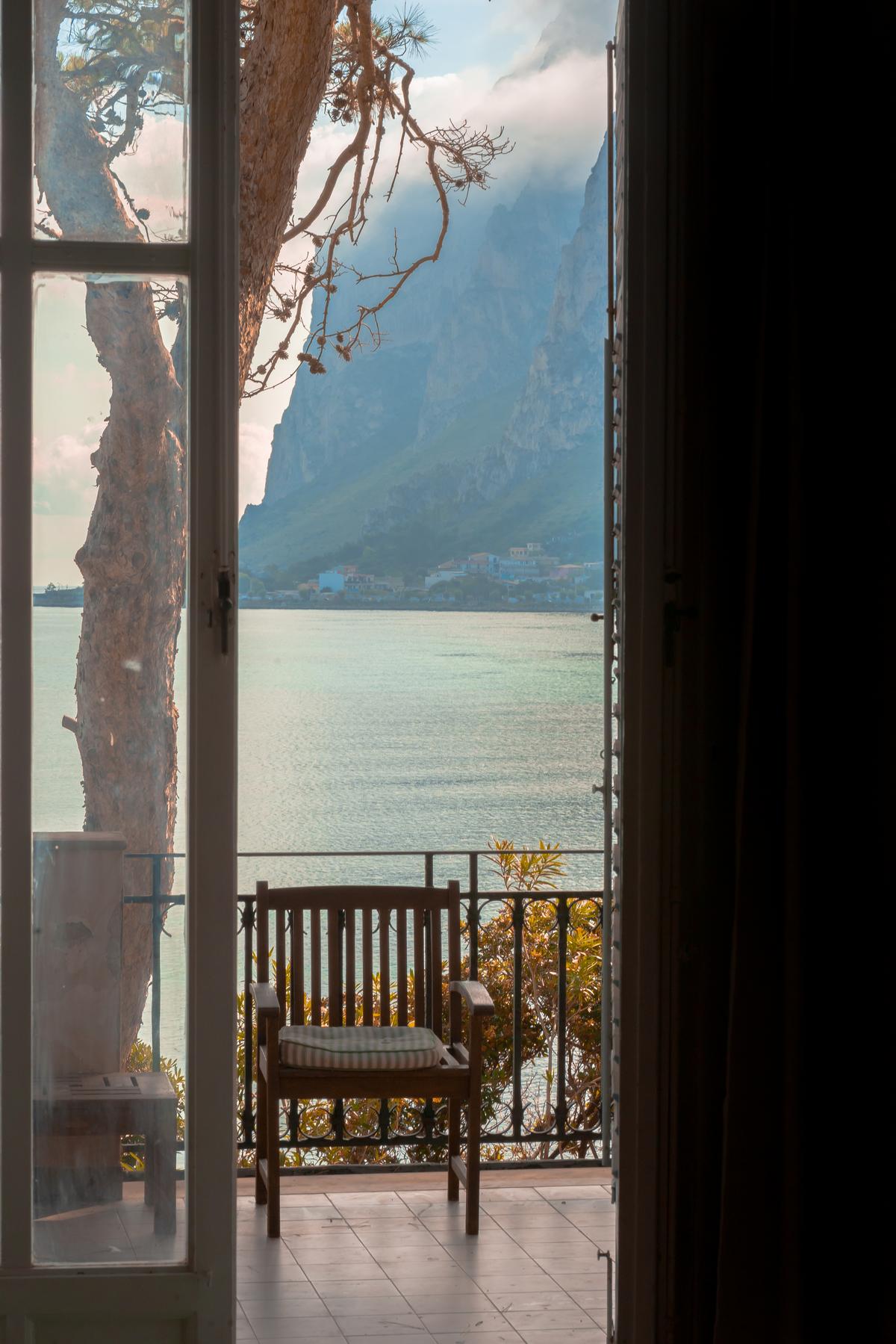 Sizilianisches Ferienhaus mit Blick auf das Meer