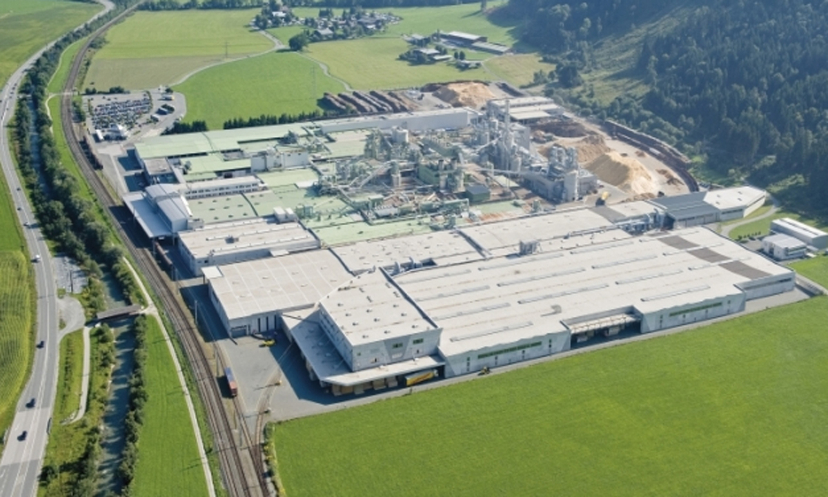 Das 57 Jahre alte Familienunternehmen Fritz Egger mit Hauptstandort in St. Johann in Tirol beschäftigt rund 9000 Mitarbeiter. Egger Holz verzeichnete zuletzt einen Umsatz von 2,38 Milliarden Euro. (2014: Platz 24)