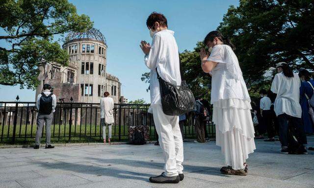 Gedenken am Mahnmal des Abwurfs der Atombombe in Hiroshima. Jetzt forciert Japan die Aufrüstung. 