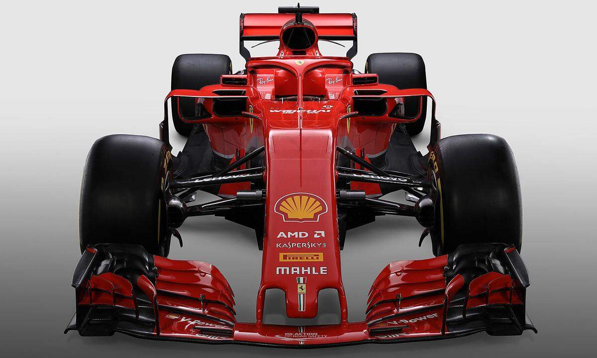 "Das Auto ist ein großer Schritt zum vergangenen Jahr", sagte Sebastian Vettel, der in dieser Saison den Abstand auf Mercedes weiter verkleinern will.