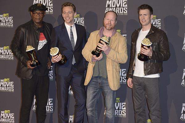 Der Superheldenfilm "Marvel's The Avengers" hat bei der Vergabe der MTV Movie Awards den Hauptpreis als "Film des Jahres" gewonnen. In der Nacht zum Montag holte das Werk außerdem die Trophäen für den besten Kampf und ...
